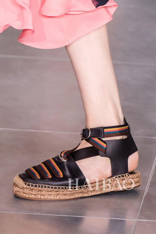 夏天除了小白鞋，更好穿的还有渔夫鞋