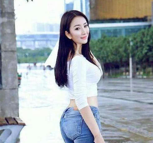 紧身裤修身的版型，释放强大气场，优雅又有女人味！