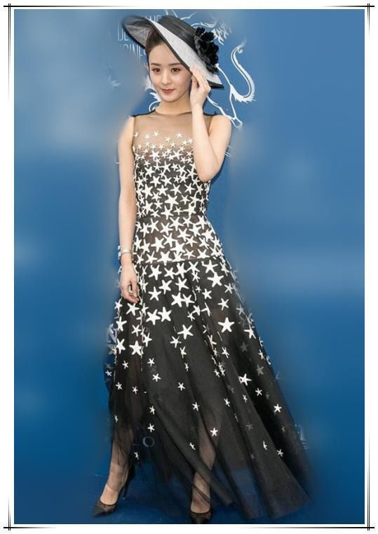 当袁泉和赵丽颖同穿星星裙，终于明白女人的气质和年龄不成正比!