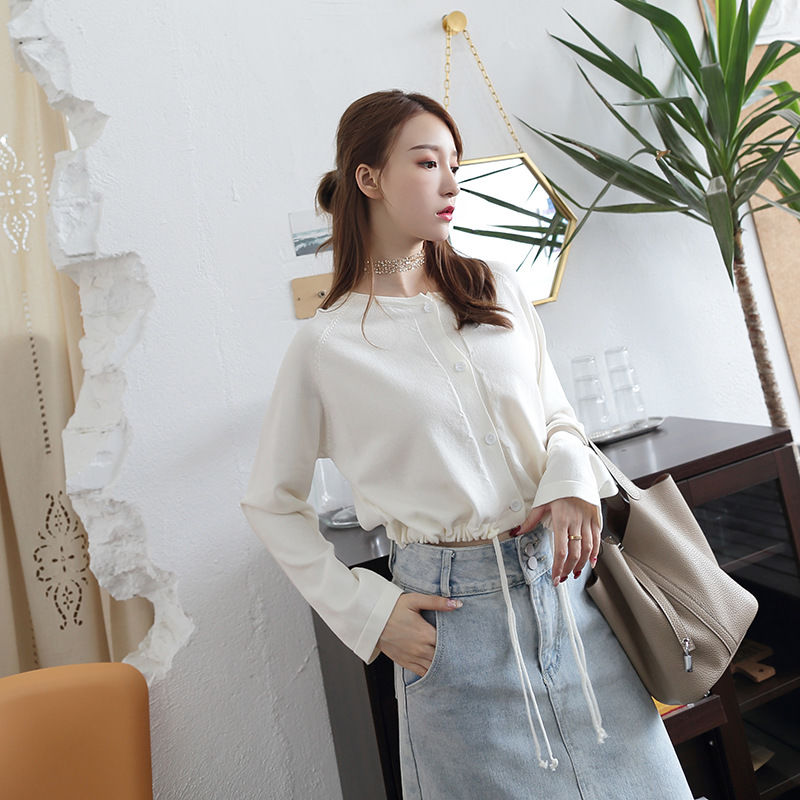 70后老婆越来越会打扮!薄开衫+高跟鞋，减龄洋气惊艳众人