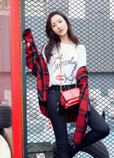 王鸥将裤子和靴子融为一体, 展现逆天大长腿, 又学到了一招!