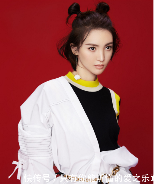 出生在舞蹈家族的金晨如今已亭亭玉立一面独当