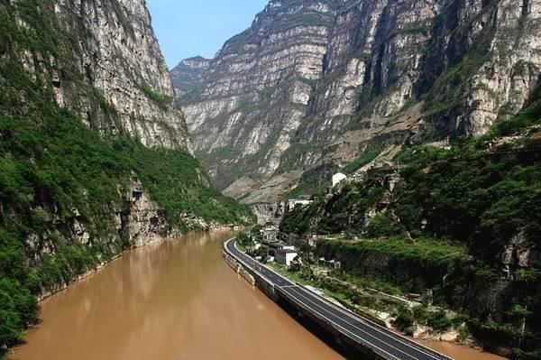 大渡河峡谷为什么要禁止外国人进去呢?看完以后我终于明白了