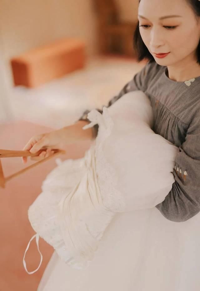  那一刻@迟到30年的婚纱照，这个母亲节我给妈妈补上了｜素人改造
