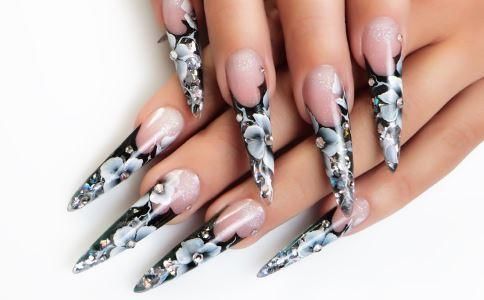 女人常做美甲有什么危害 或引发皮肤炎症