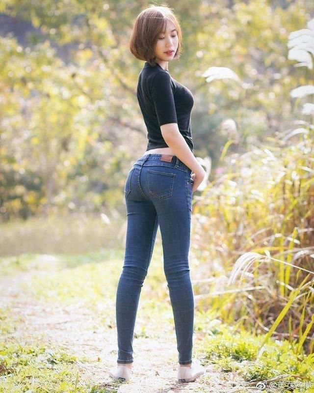 街拍:牛仔裤的魅力，你感觉的到吗