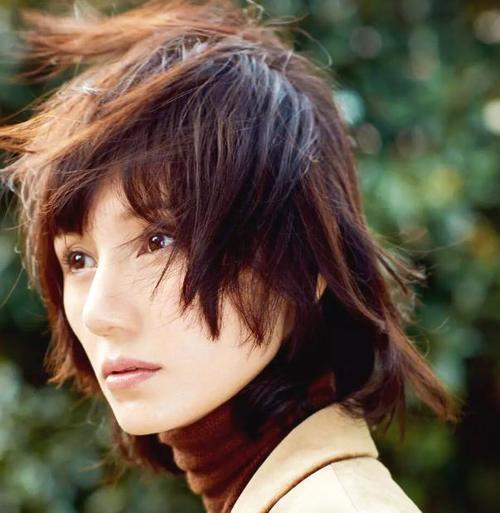 马伊俐被袁泉秒杀，同款衣服穿出来差距这么大！