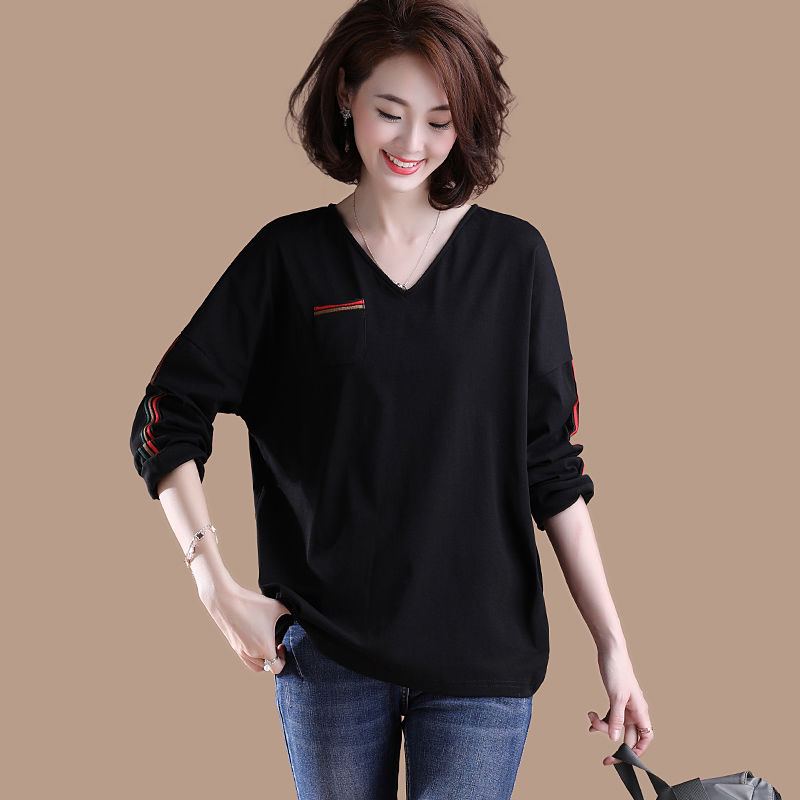 出差回来，老婆穿洋衫+铅笔裤，去机场接我，简直是迷人的小妖精