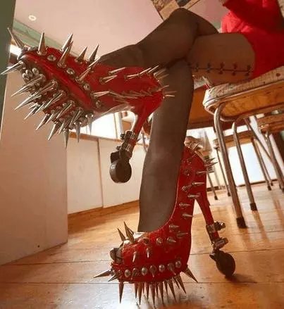 奇葩买家秀:图一吐“老血”,图三秀出完美身材,最后一个分手记得