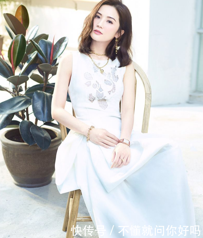 女人过了40岁，发型就选这3款，减龄的同时还充满女人味！