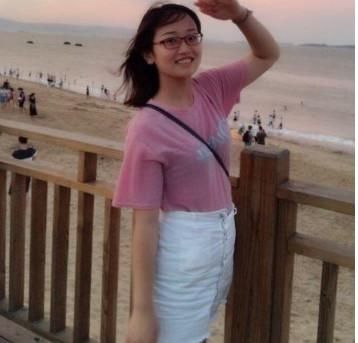 网红“西瓜妹”丑照门发酵，现出来回应此事，网友：我娶你做老婆