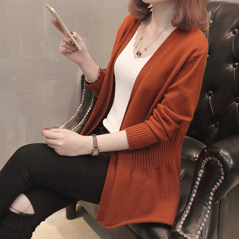 入秋渐凉，少穿裙!9月新出的“开衫”，推荐35~55女人穿