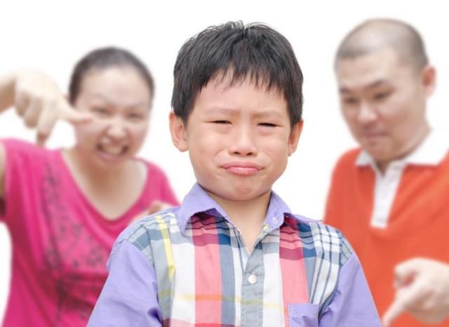  【小川爸爸】“窝囊废”！孩子被欺负时，父母说这3个字，会影响娃一辈子