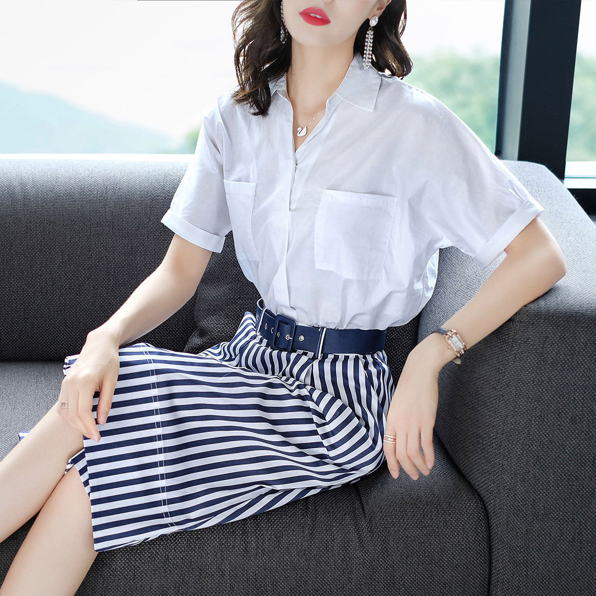 70后姐姐真会打扮，这些时尚套装穿身上，嫩美得像18岁小姑娘