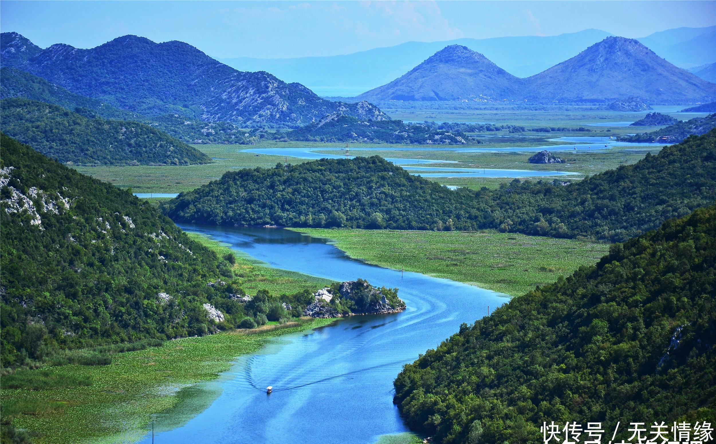 全国多地玻璃桥变身偷窥桥,为何张家界大桥却没事?