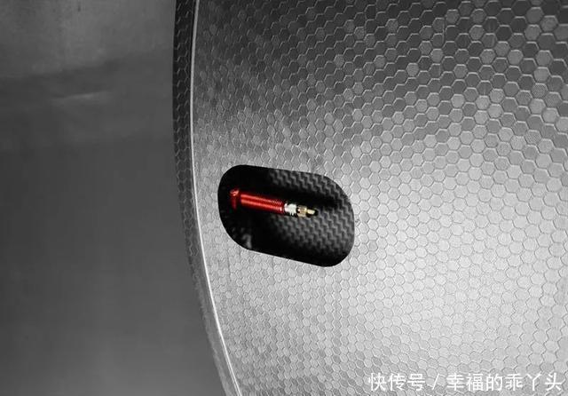 #碟刹#蜂巢坑,不过万Ron推出AeronX碟刹真空封闭轮