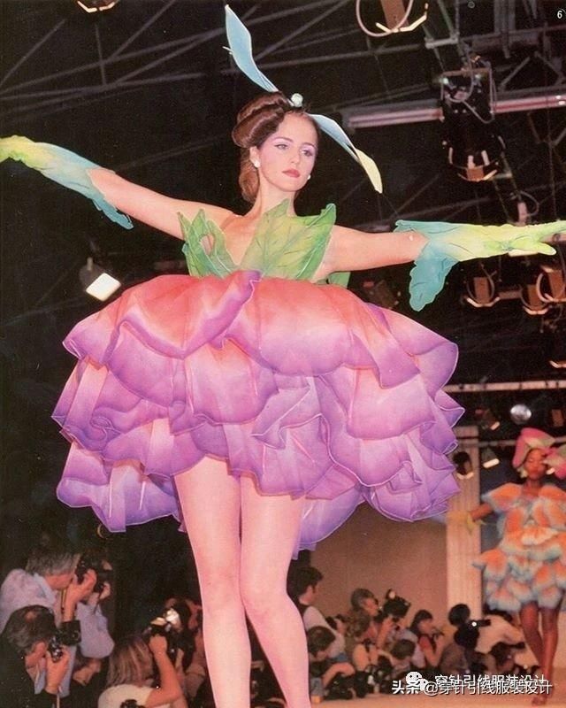  『秀场』服装设计的永恒主题——花朵，有哪些令你印象深刻的花朵秀场呢？