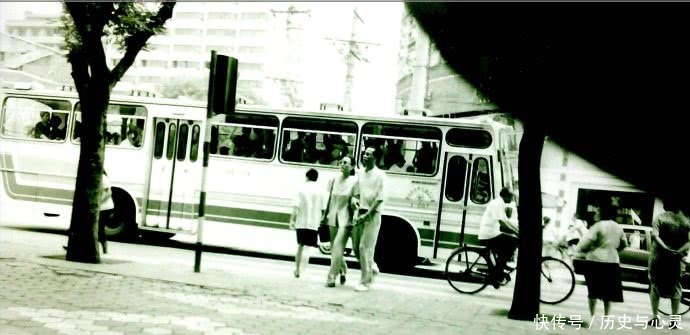 老照片：九十年代的西安市东大街