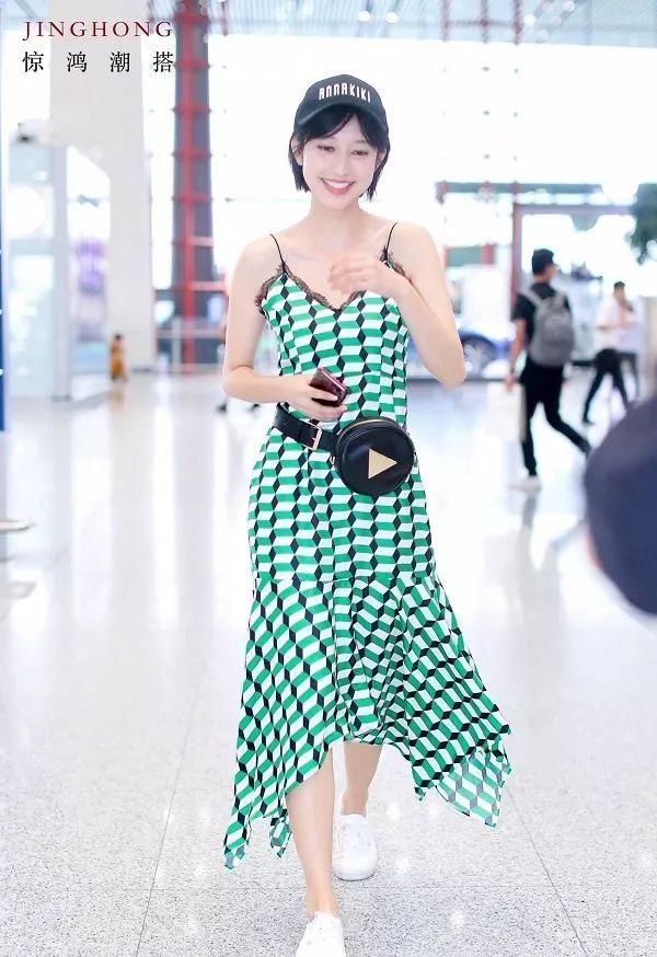 郑素敏这条小绿裙是下一个爆款没错了