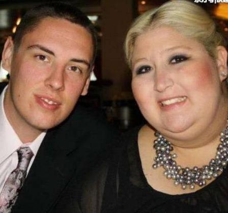 美国400斤胖妞经常被人嫌弃，如今疯狂甩肉300斤变女神！