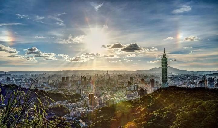  [医院]中国有个邻国，财富超迪拜，念书上医院不用花钱