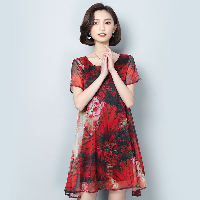 偷偷告诉你，三四十岁女人三伏天一定要这样穿，清新迷人更有魅力