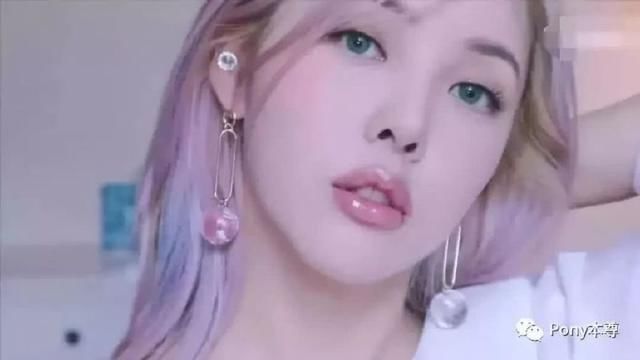 枫叶妆不再流行，跟着彩妆女王Pony画美人鱼才有的透明玻璃球妆!