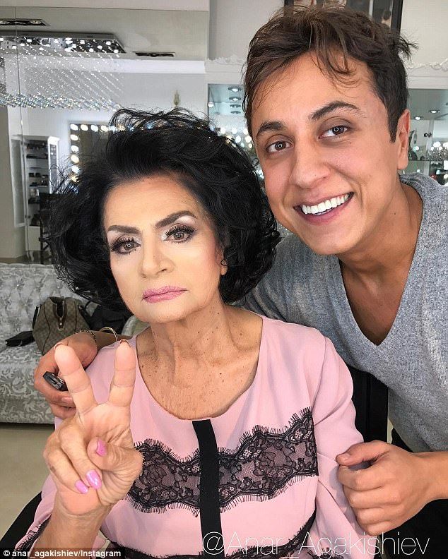 男子化妆技术高超:2小时让80岁老人变少妇