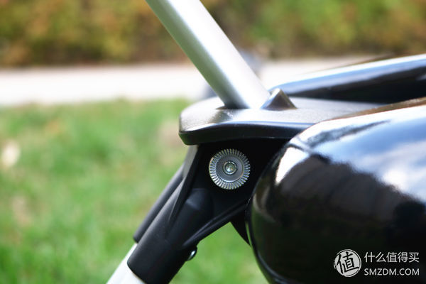 出门带娃手忙脚乱?这款行李箱还真是帮了大忙