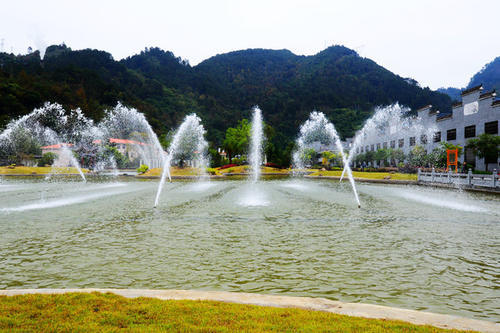 一个藏酒的洞，咋就成了收费的景区？