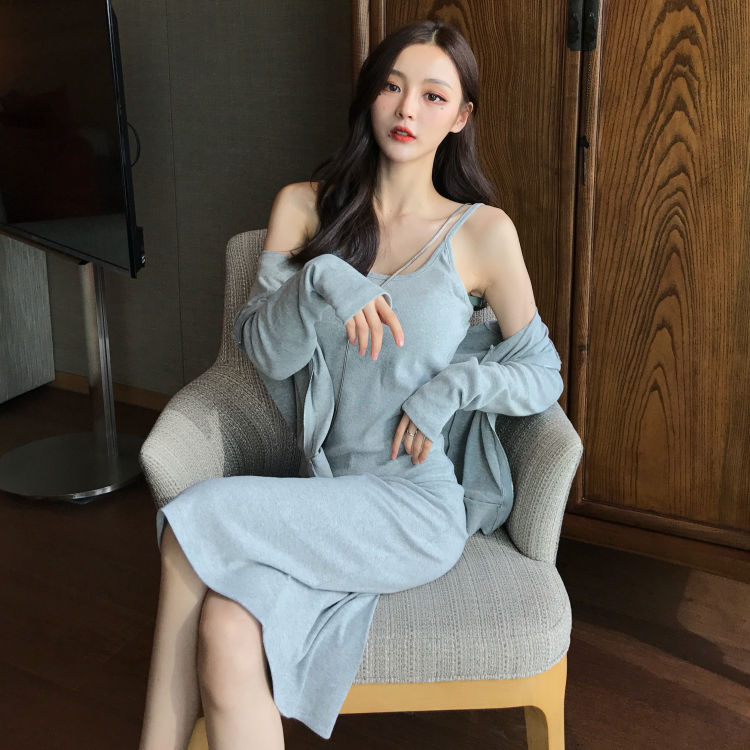 丰腴女生穿上修身打底，摇曳生姿，举手投足风情万种