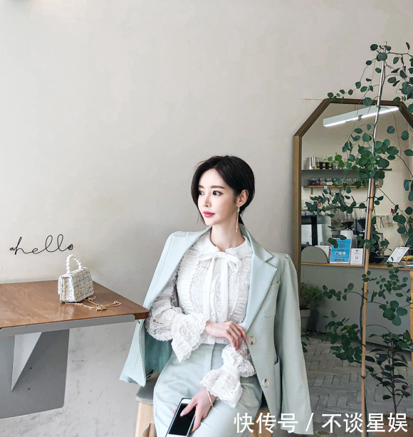  女神@孙允珠雪纺上衣搭配休闲裤，端庄干练显女神范