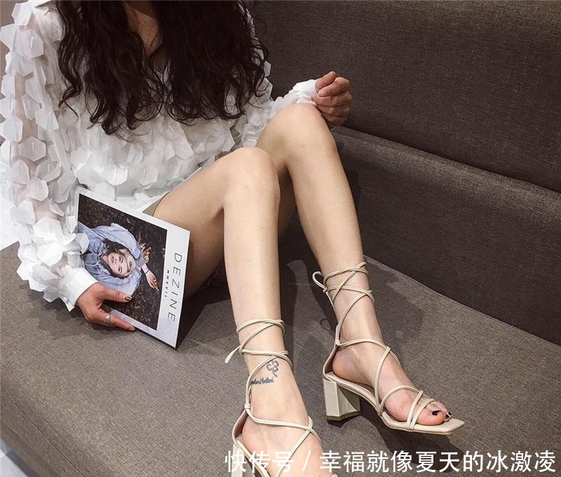 『女人味』让人又爱又恨的绑带凉鞋,怎么搭配才好看?注意两点,尽显女人味