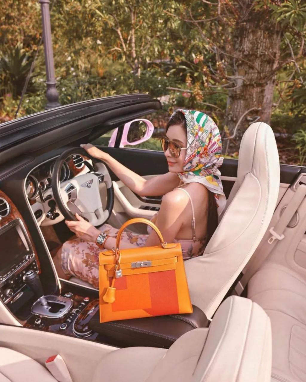 【人人】Nancy说大牌 |为什么人人都爱爱马仕Hermès?_新浪看点