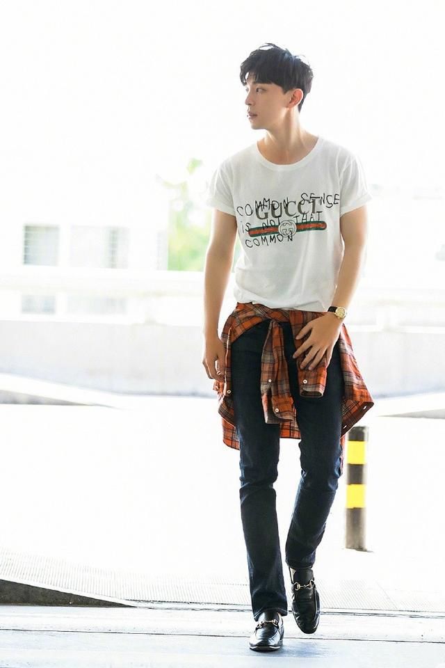 迪丽热巴和邓伦剧里剧外撒狗粮，花样示范高段位情侣装穿法