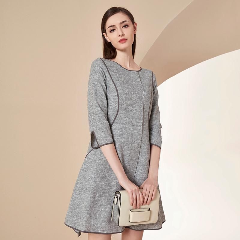 40岁女人,尽量少穿黑色,多穿这3种颜色的“裙子”,减龄显气质