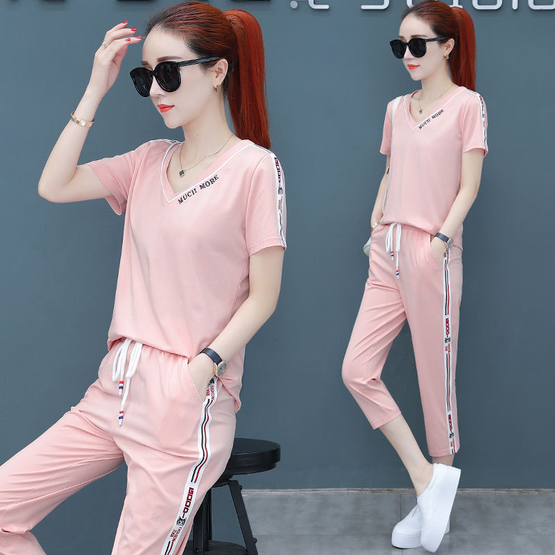 老婆从不穿裙子，只因这运动套装，38岁像22姑娘，舒适显美嫩