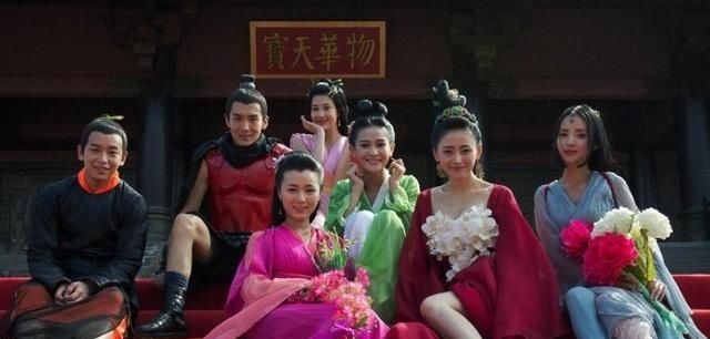  『演渣』她们身材绝佳颜又高，朱珠被称办公室女神，张萌演渣女翻红