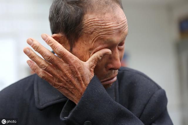 老农民交了一辈子公粮，还有另一大贡献，现在老了，怎么养老？