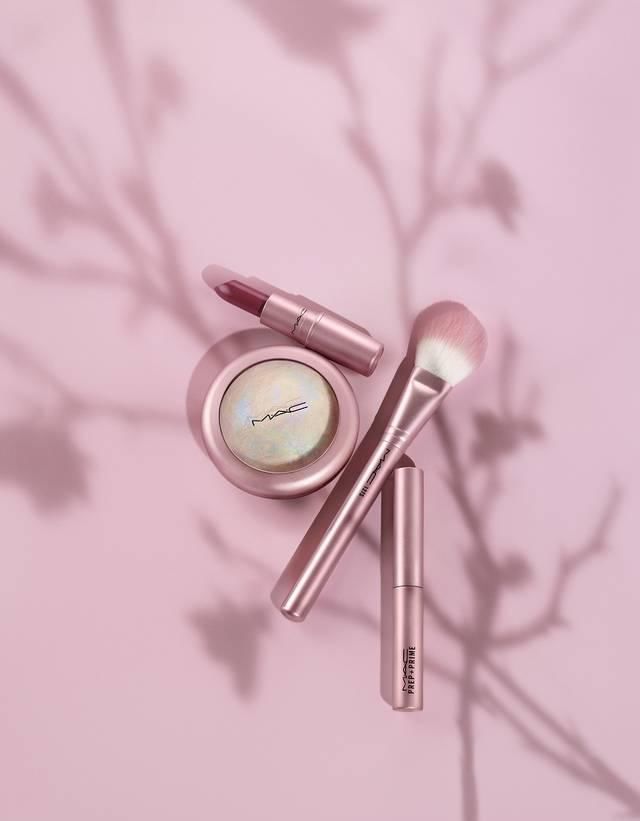  拒绝：又美又甜 | 这些少女心爆棚的樱花系美妆品 哪个女生会忍心拒绝