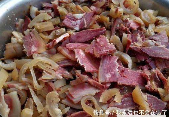 新鲜牛肉37一斤，煮熟后却只要27块，邻摊直言：买的都是傻子