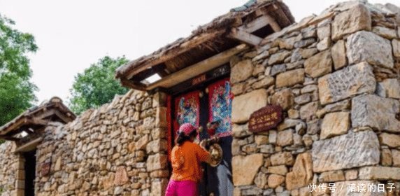  「农村」农村经常有人上门收“旧石头”，这些废弃的旧石头，用