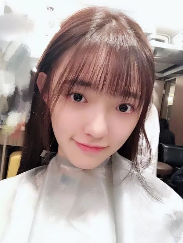 好看| 空气刘海有毒!林允唐嫣杨幂竟然都靠它拯救颜值?