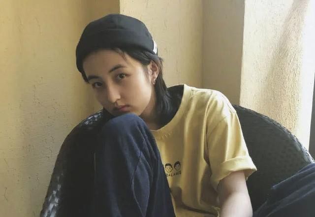  [ZICO]明星上脚丨LV女孩娜娜秀长腿！ZICO、小白怎么晒鞋？