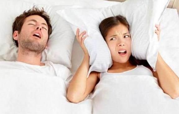 睡觉打呼噜很烦人?只需睡前悄悄喝一杯,让你安