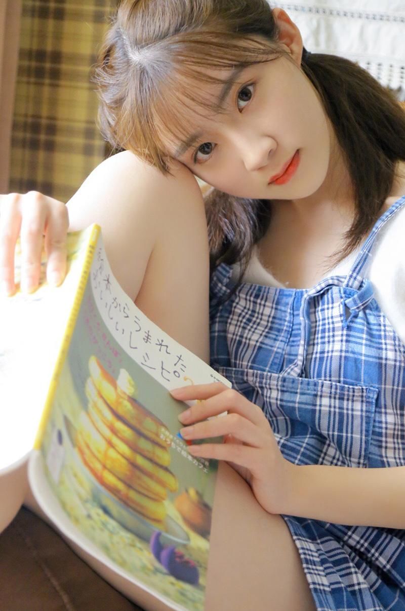 性感白嫩美少女美腿诱惑私房图片