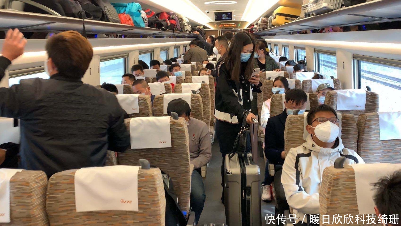  『专列』人民日报记者实地探访：湖北复工人员的“返岗专列”