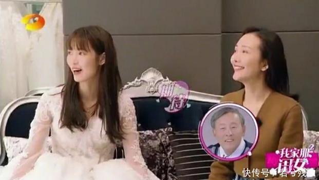 『王鸥』王鸥母女仨同框!与妹妹颜值差别大,妈妈态度冷漠对俩女儿大不同