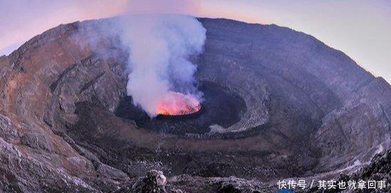 世界上最大的熔岩湖:尼拉贡戈火山坑