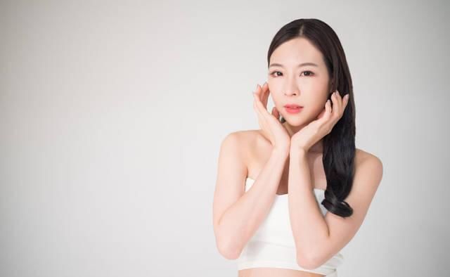 #们可以通过#如何让自己瘦脸瘦下巴3个方法简单又方便,不过第三个,需避免受伤